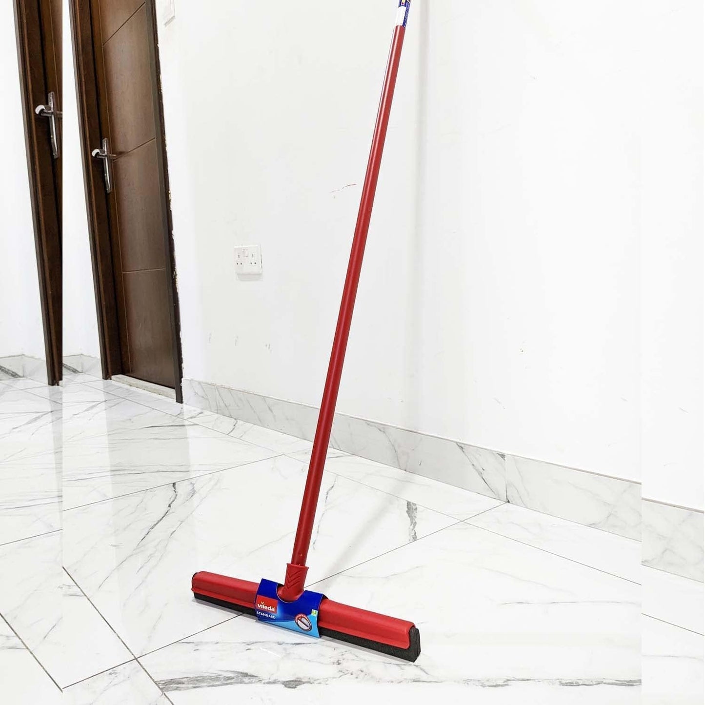 Vileda Floor Wiper Standard 35 CM with a Stick, High water wiping efficiency, Foam, 35 X 5 X 136 Cm - Red